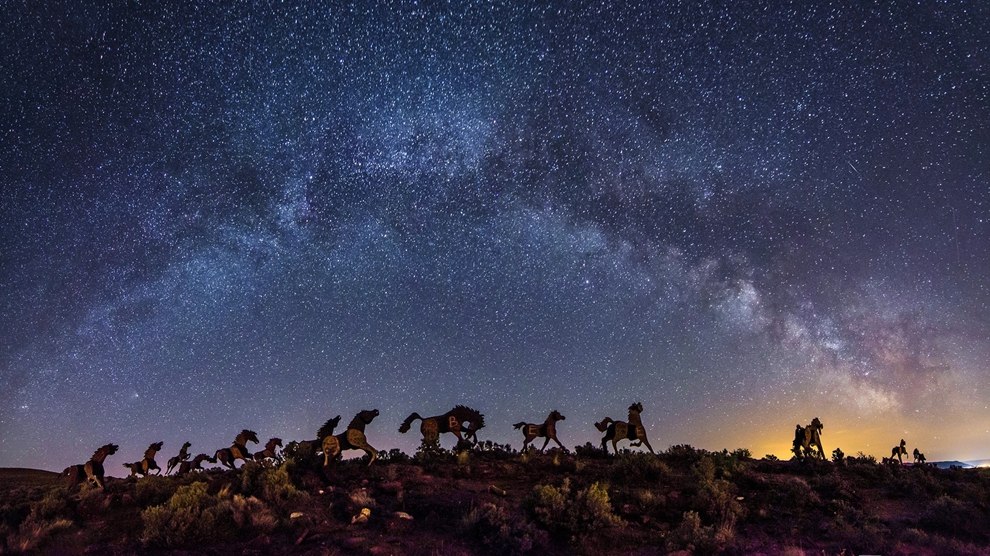 wild-horses-monument-washington-world-hd-wallpaper-1920x1080-7085.jpg